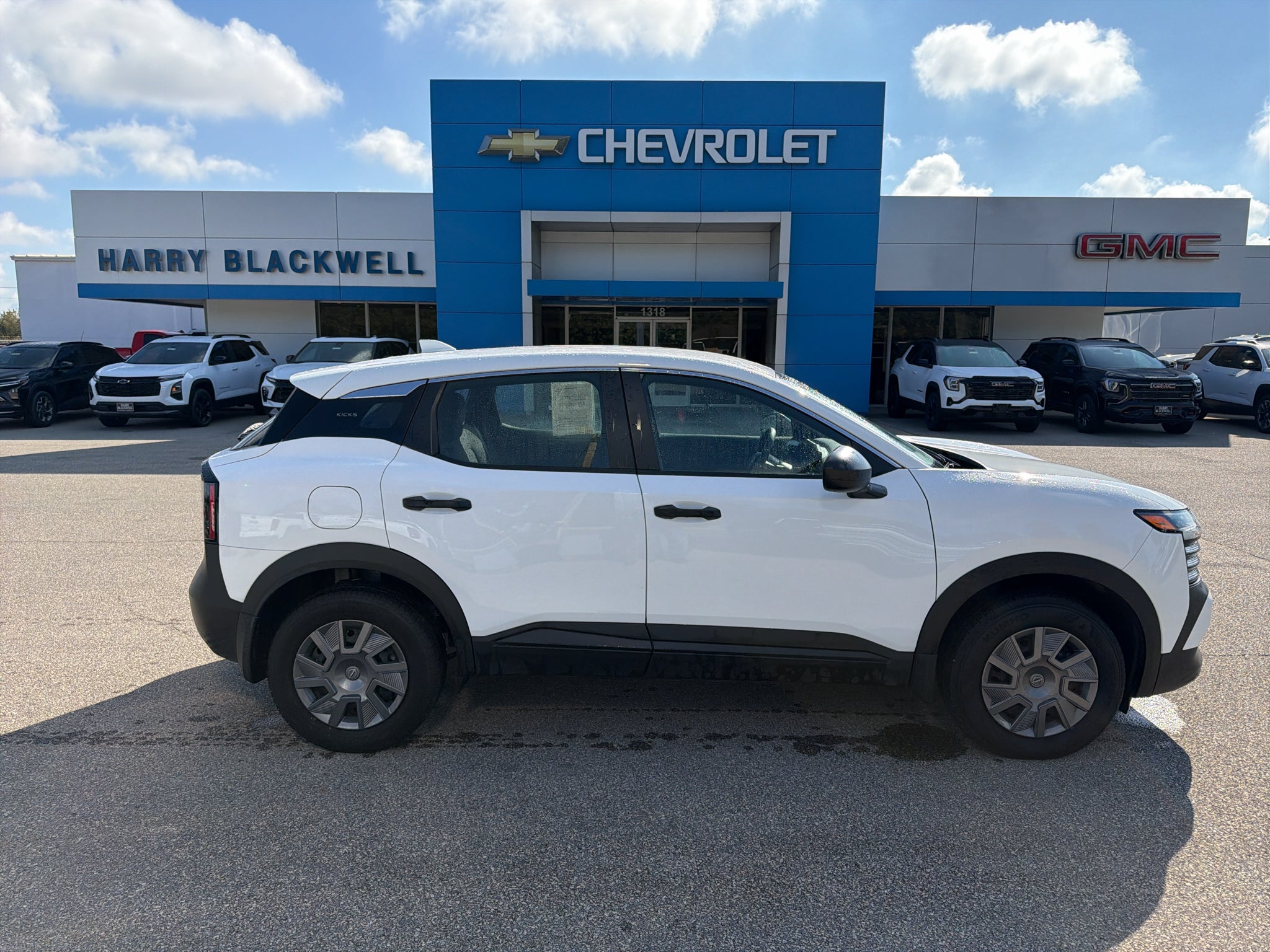 2025 Nissan Kicks S